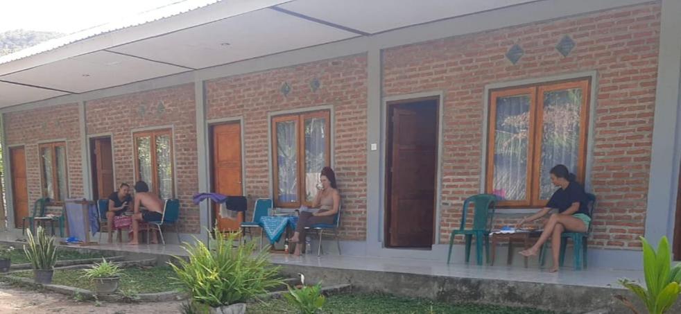 Riung Lalong Terong Guest House Esterno foto