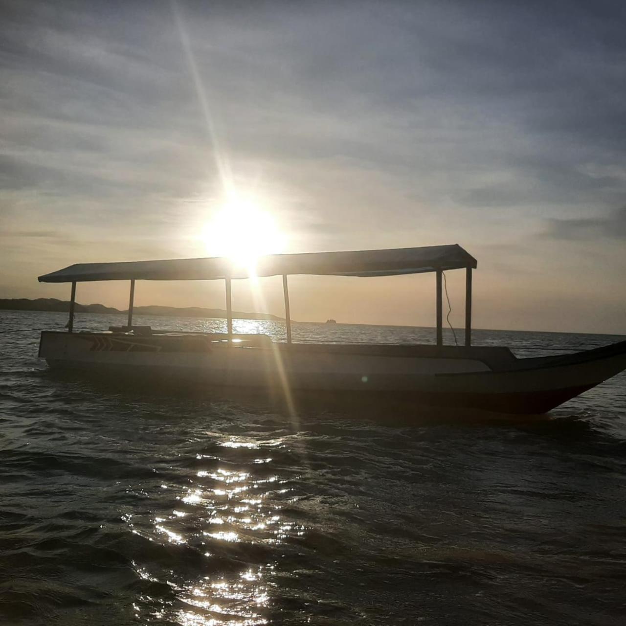Riung Lalong Terong Guest House Esterno foto