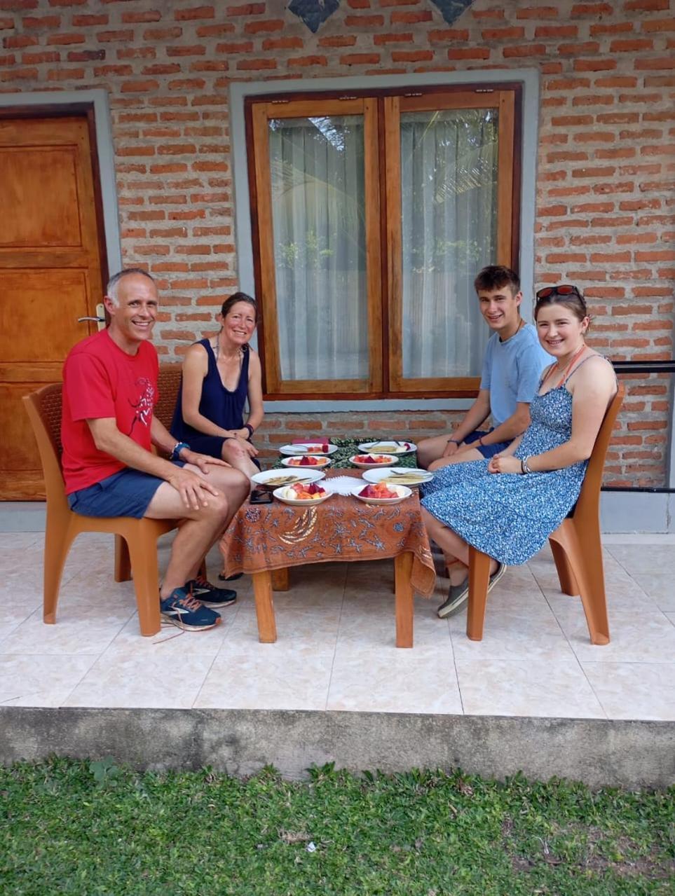 Riung Lalong Terong Guest House Esterno foto